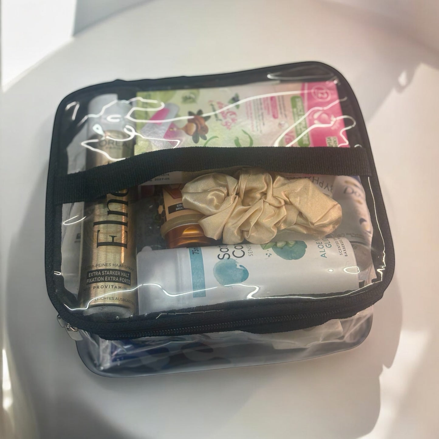 TROUSSE DE VOYAGE FEMME - 1 VANITY + 15 PRODUITS + 1 CHOUCHOU OFFERT