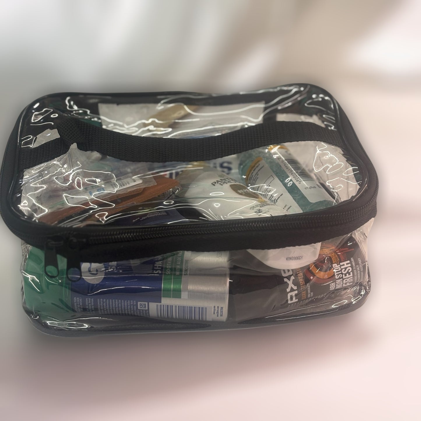 TROUSSE VOYAGE HOMME - 1 VANITY + 12 PRODUITS + 1 BROSSE INTERDENTAIRE OFFERTE